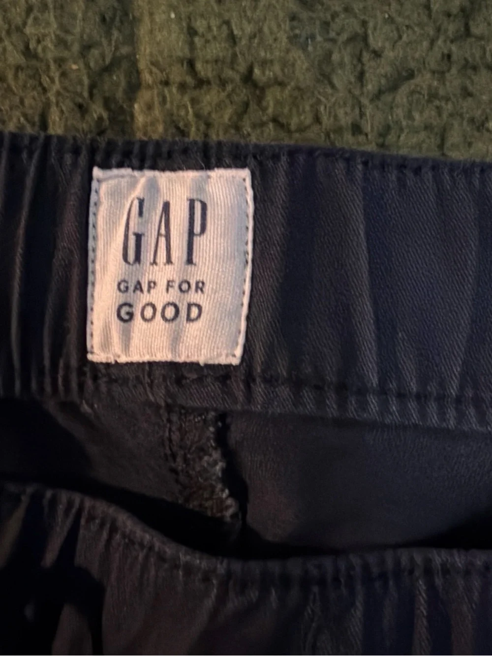 GAP Men's GapFlex Joggers in Light Gray